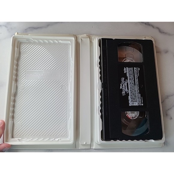 Winnie the Pooh - Seasons of Giving (VHS, 1999, Slipsleeve) - Picture 2 of 10